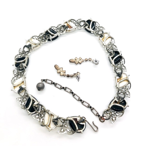 Vintage Thermoset Necklace & Rhinestone Earrings - Picture 11 of 15